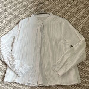 Lightweight White Textured Button-Front Blouse/swim suit cover up
